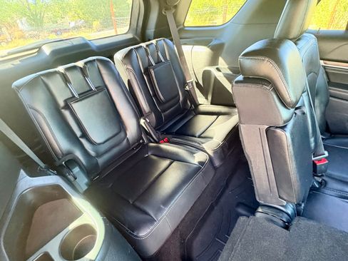 Used 2019 Ford Explorer Limited w/ Class III Trailer Tow Package FWD image 22