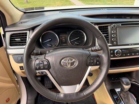 Used 2015 Toyota Highlander Limited image 11