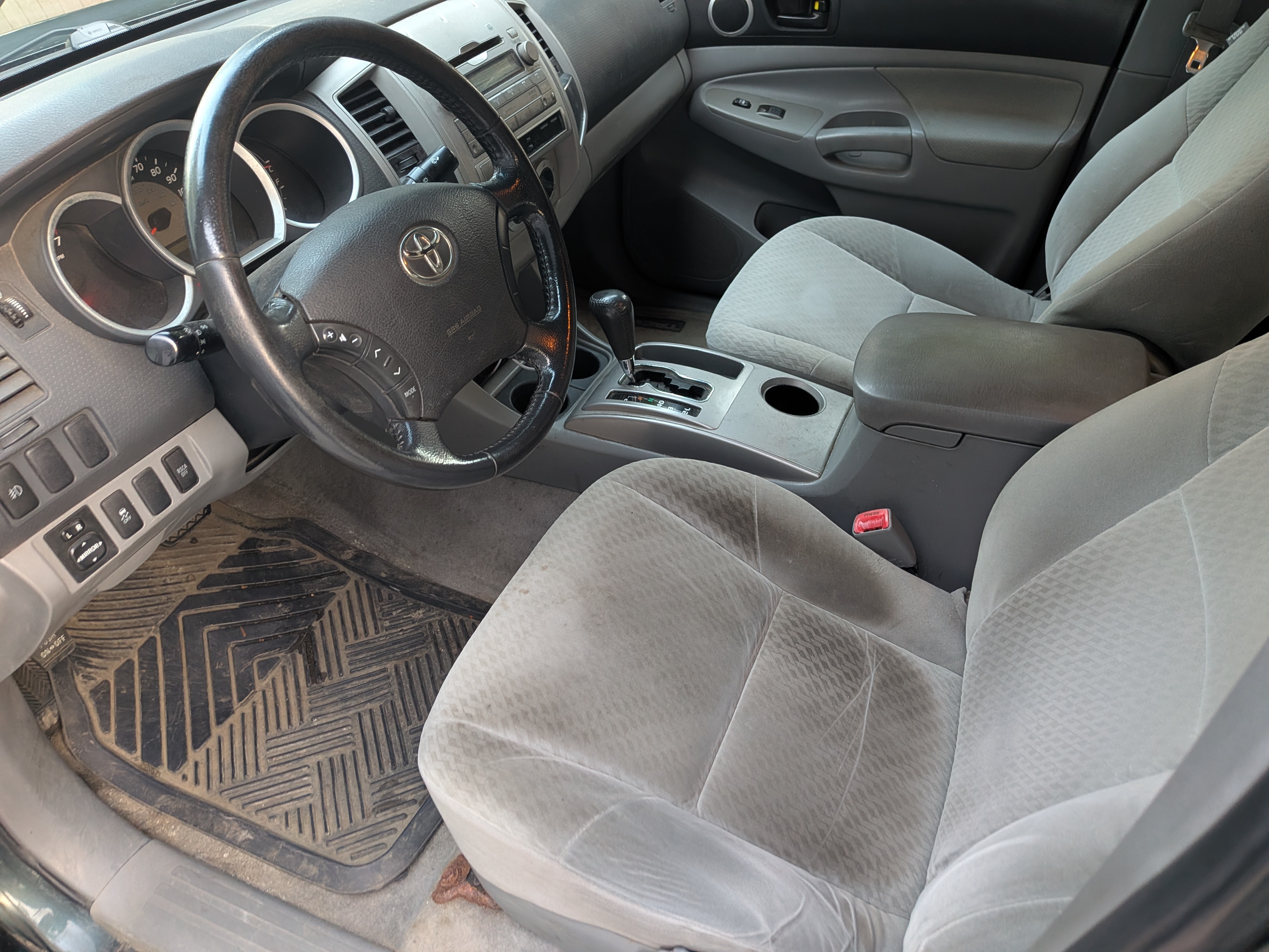 Used 2010 Toyota Tacoma 4x4 Double Cab w/ SR5 Pkg #2 image 12