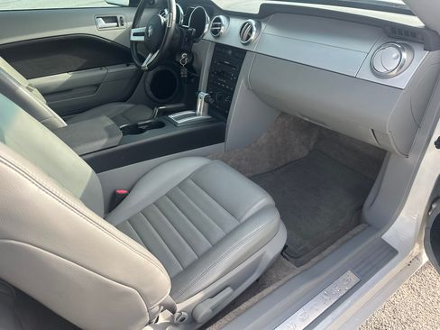 Used 2006 Ford Mustang GT Premium image 10