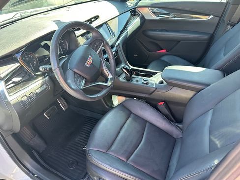 Used 2023 Cadillac XT6 Sport w/ Technology Package image 9