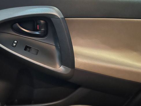 Used 2012 Toyota RAV4 4WD V6 w/ Tow Prep Pkg image 22