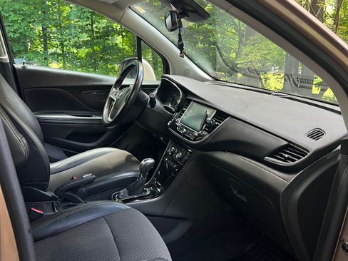 Used 2019 Buick Encore Preferred AWD/4WD image 5