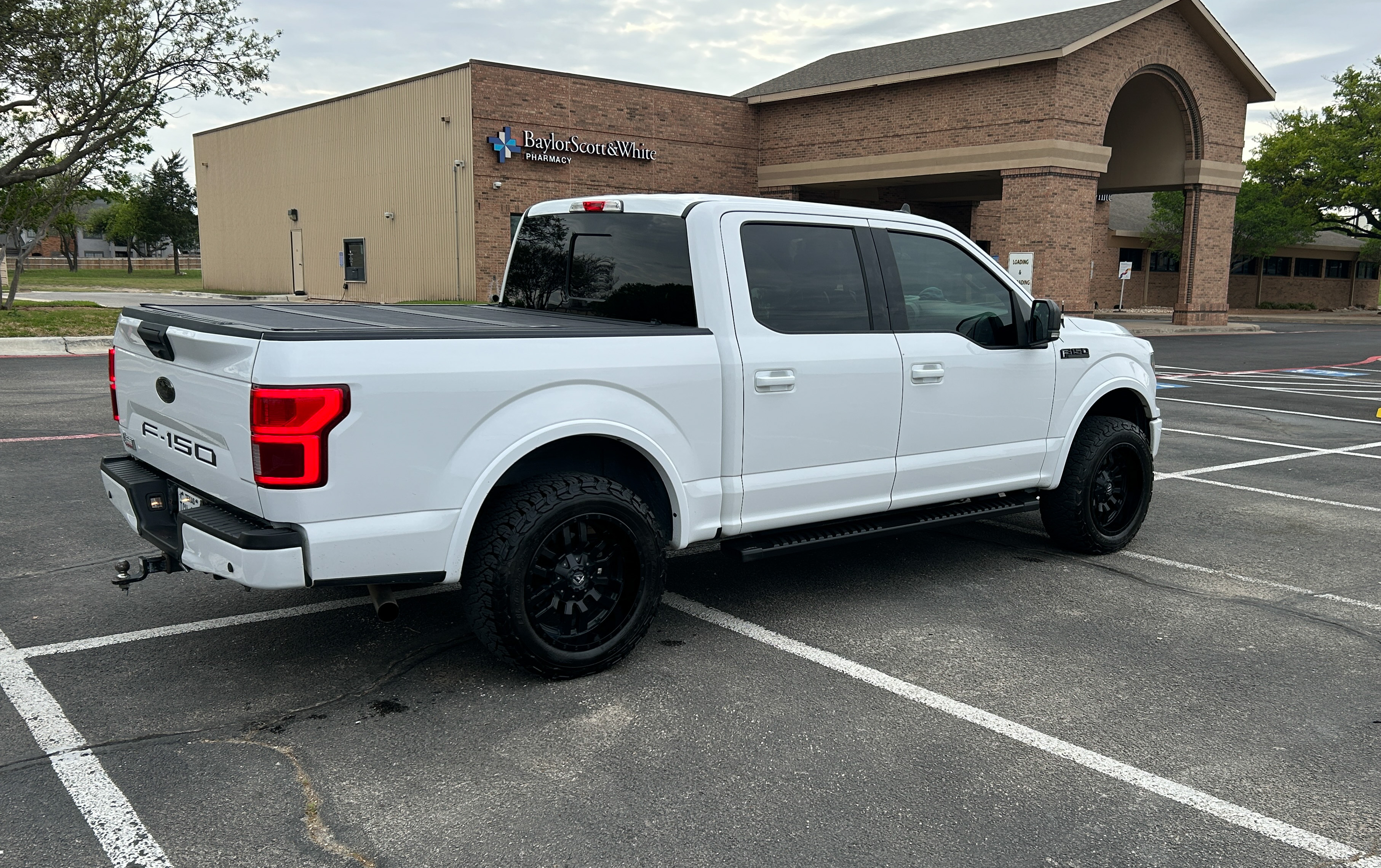 Used 2020 Ford F150 XLT w/ Equipment Group 302A Luxury RWD image 4