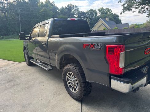Used 2019 Ford F250 Lariat w/ Lariat Value Package AWD/4WD image 5