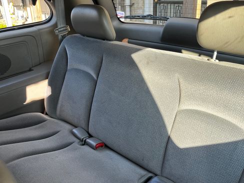 Used 2002 Dodge Caravan SE image 10