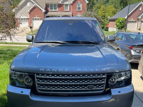 Used 2012 Land Rover Range Rover Supercharged image 2