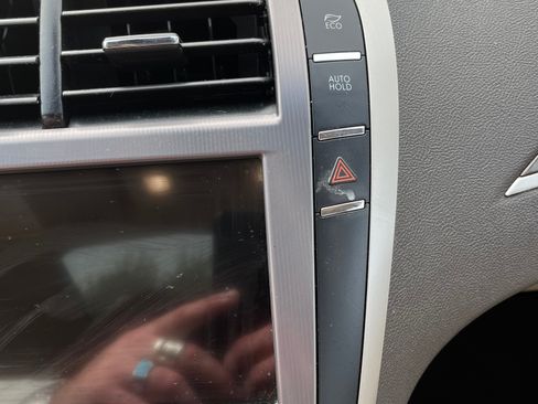 Used 2017 Lincoln MKZ Reserve w/ Climate Package image 24