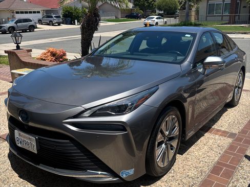 Used 2021 Toyota Mirai w/ Advanced Technology Package RWD image 6