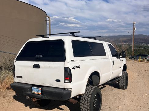 Used 2002 Ford F350 4x4 Regular Cab Super Duty image 4