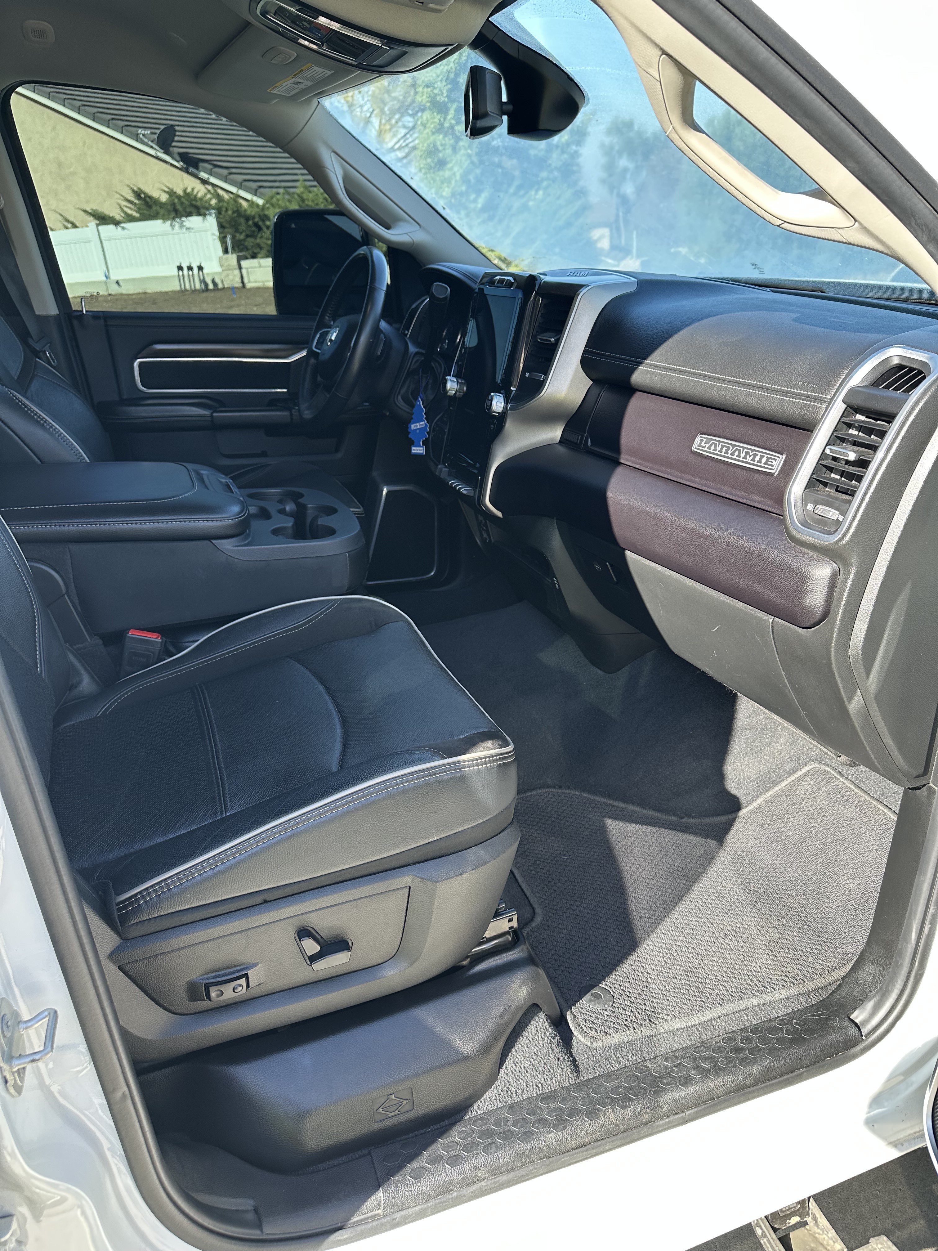 Used 2024 RAM 2500 Laramie AWD/4WD image 10