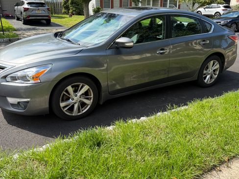 Used 2014 Nissan Altima 2.5 SL w/ Technology Package FWD image 2