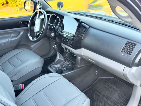 Used 2013 Toyota Tacoma 4x4 Regular Cab image 14