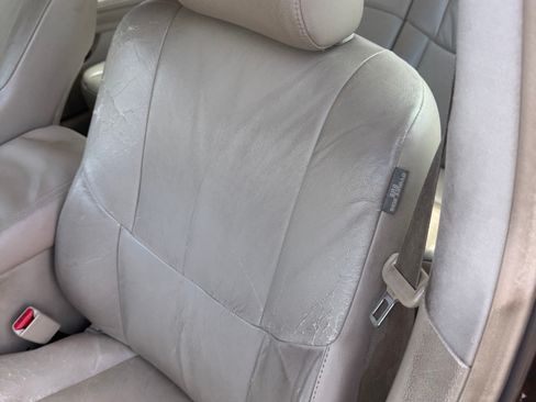 Used 2006 Toyota Avalon XLS image 13