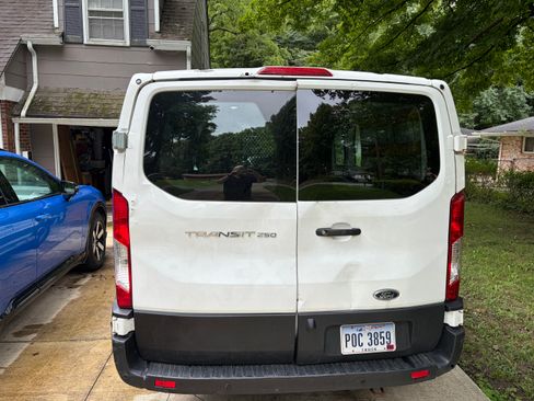 Used 2019 Ford Transit 250 130 Low Roof w/ Exterior Upgrade Package RWD image 5