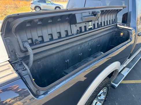 Used 2017 RAM 1500 Laramie w/ Convenience Group image 8