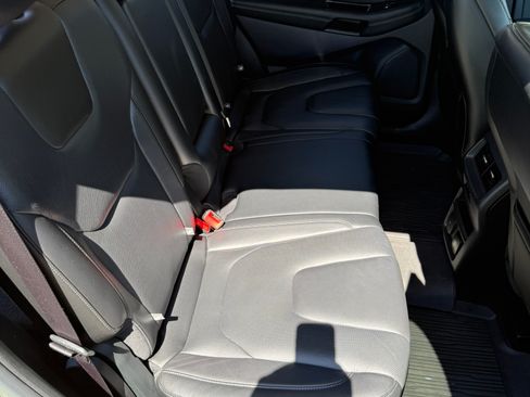 Used 2020 Ford Edge Titanium w/ Equipment Group 301A AWD/4WD image 18