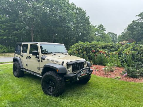 Used 2017 Jeep Wrangler Unlimited Sport w/ Connectivity Group image 13