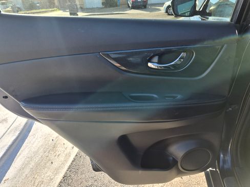 Used 2015 Nissan Rogue SL w/ SL Premium Package image 10