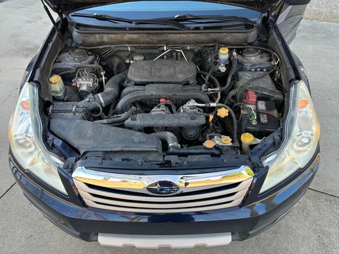 Used 2012 Subaru Outback 2.5i Limited image 12