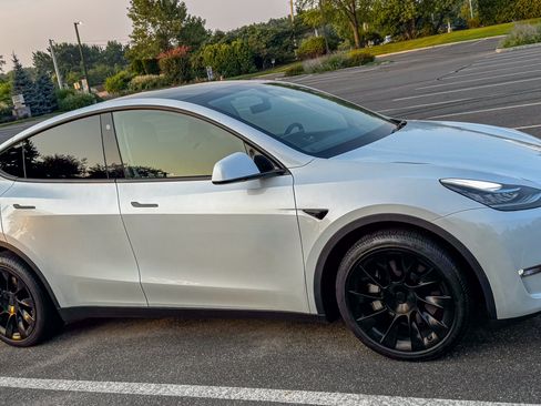 Used 2023 Tesla Model Y Long Range image 4