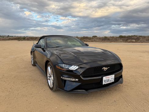 Used 2018 Ford Mustang Premium RWD image 5