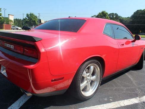 Used 2010 Dodge Challenger R/T image 14