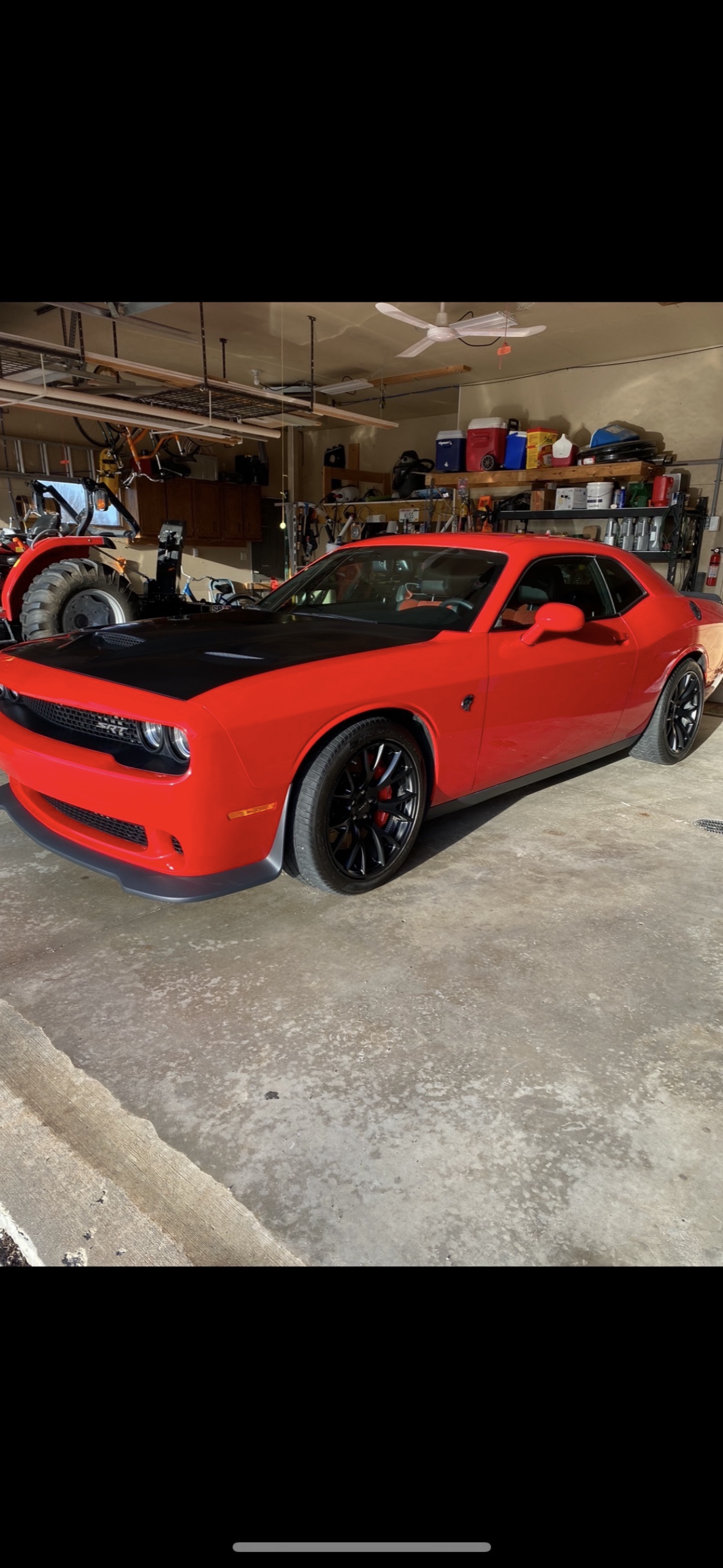 Used 2015 Dodge Challenger SRT Hellcat RWD image 4