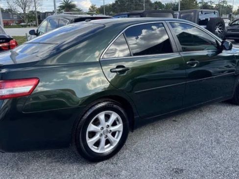 Used 2011 Toyota Camry LE image 8