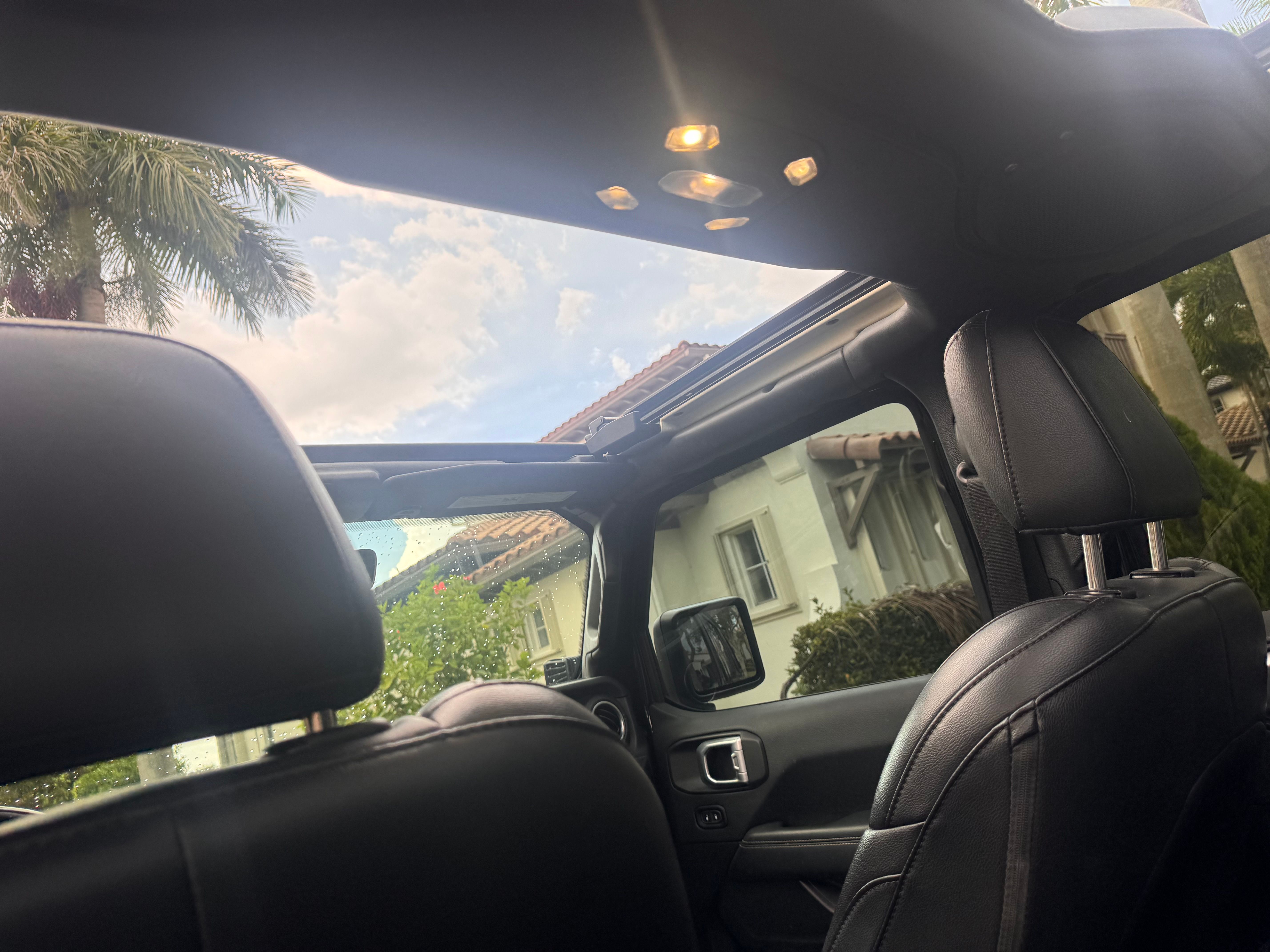 Used 2020 Jeep Wrangler Unlimited Sahara AWD/4WD image 11