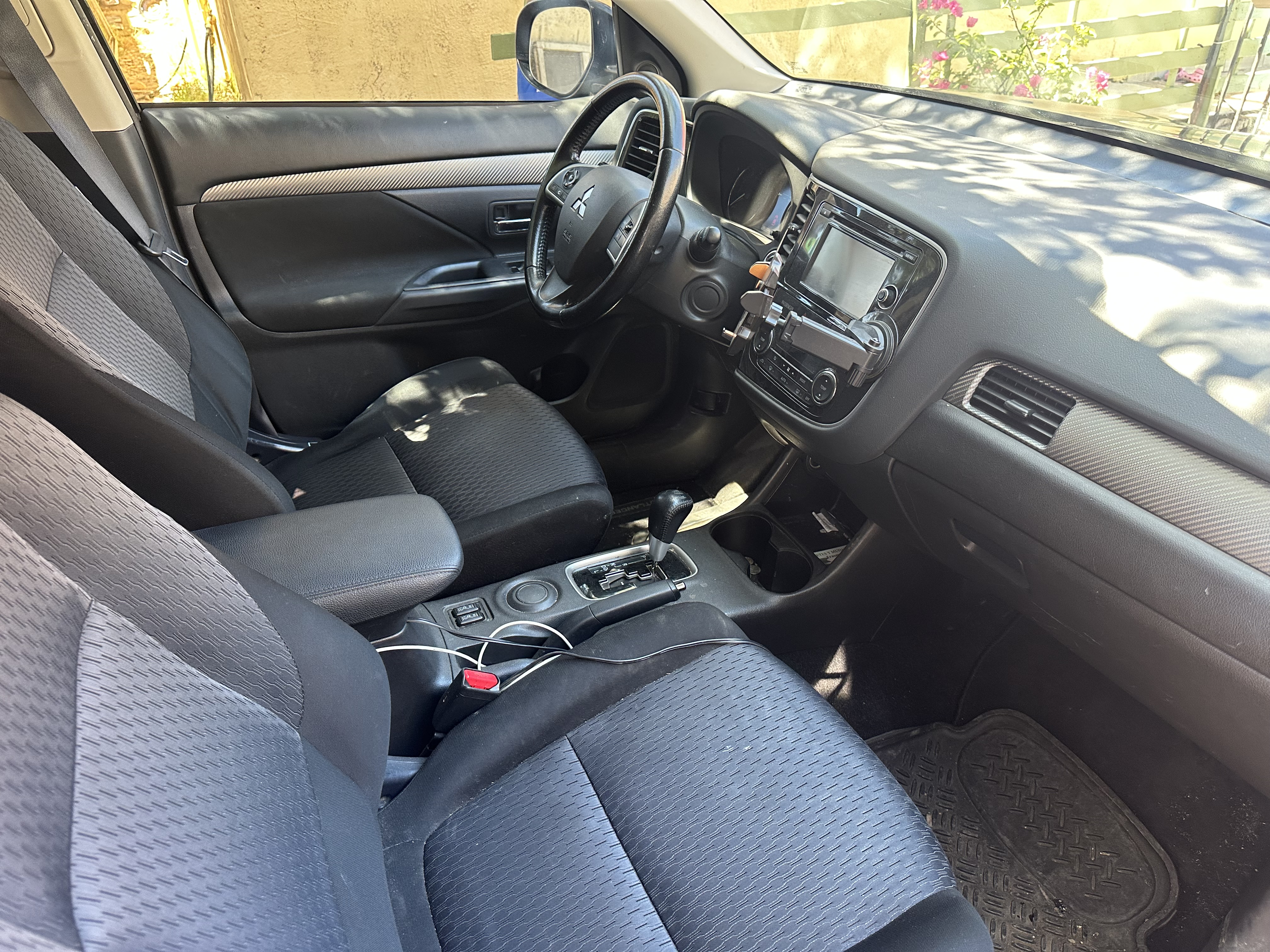 Used 2014 Mitsubishi Outlander SE FWD image 11