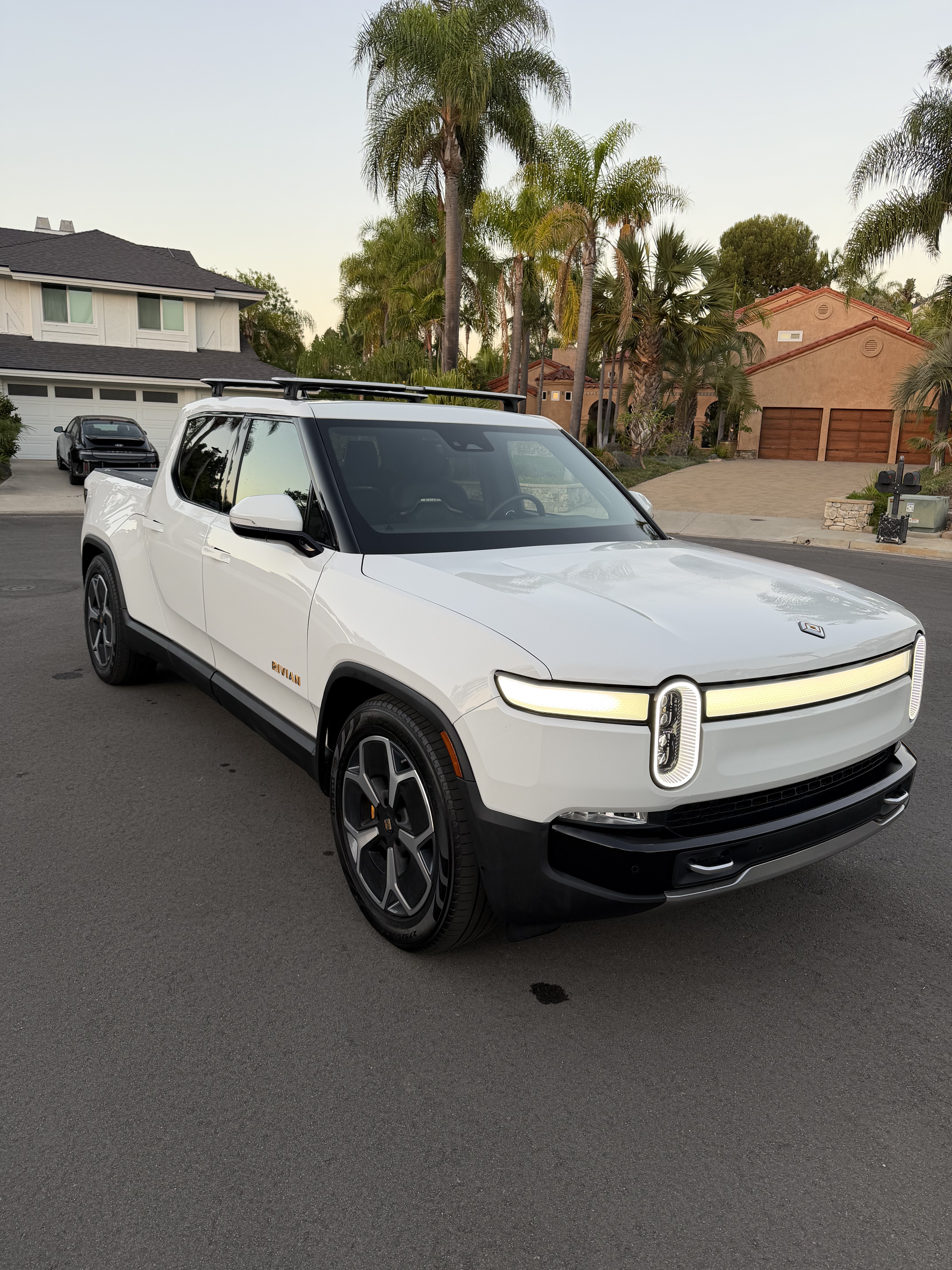 Used 2022 Rivian R1T Adventure AWD/4WD image 6