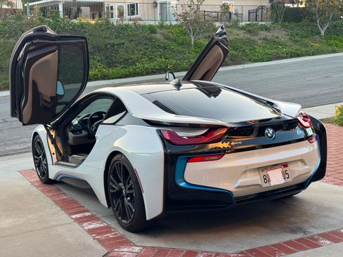 Used 2016 BMW i8 AWD/4WD image 2