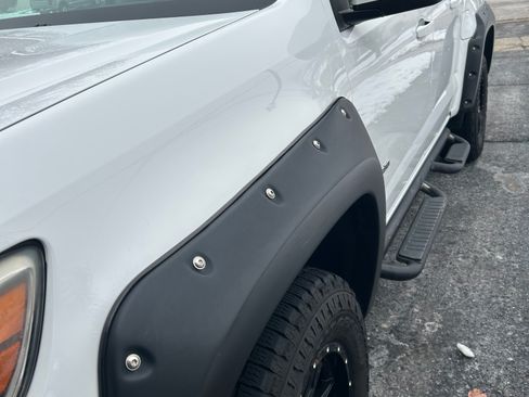 Used 2017 Chevrolet Colorado Z71 image 2