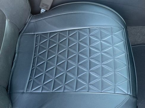 Used 2013 Ford Explorer Limited image 28