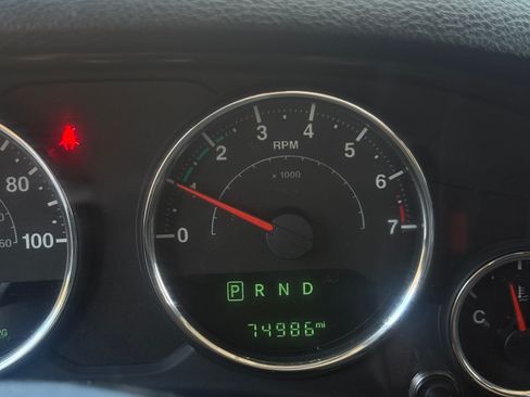 Used 2015 Jeep Wrangler Unlimited Sahara image 15