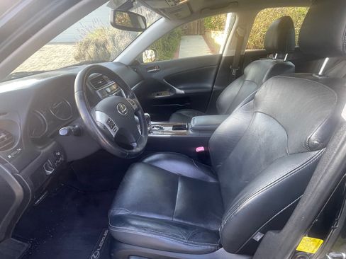 Used 2011 Lexus IS 250 w/ Premium Pkg Value Edition RWD image 8