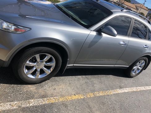 Used 2005 INFINITI FX35 AWD w/ (U01) Technology Pkg image 11