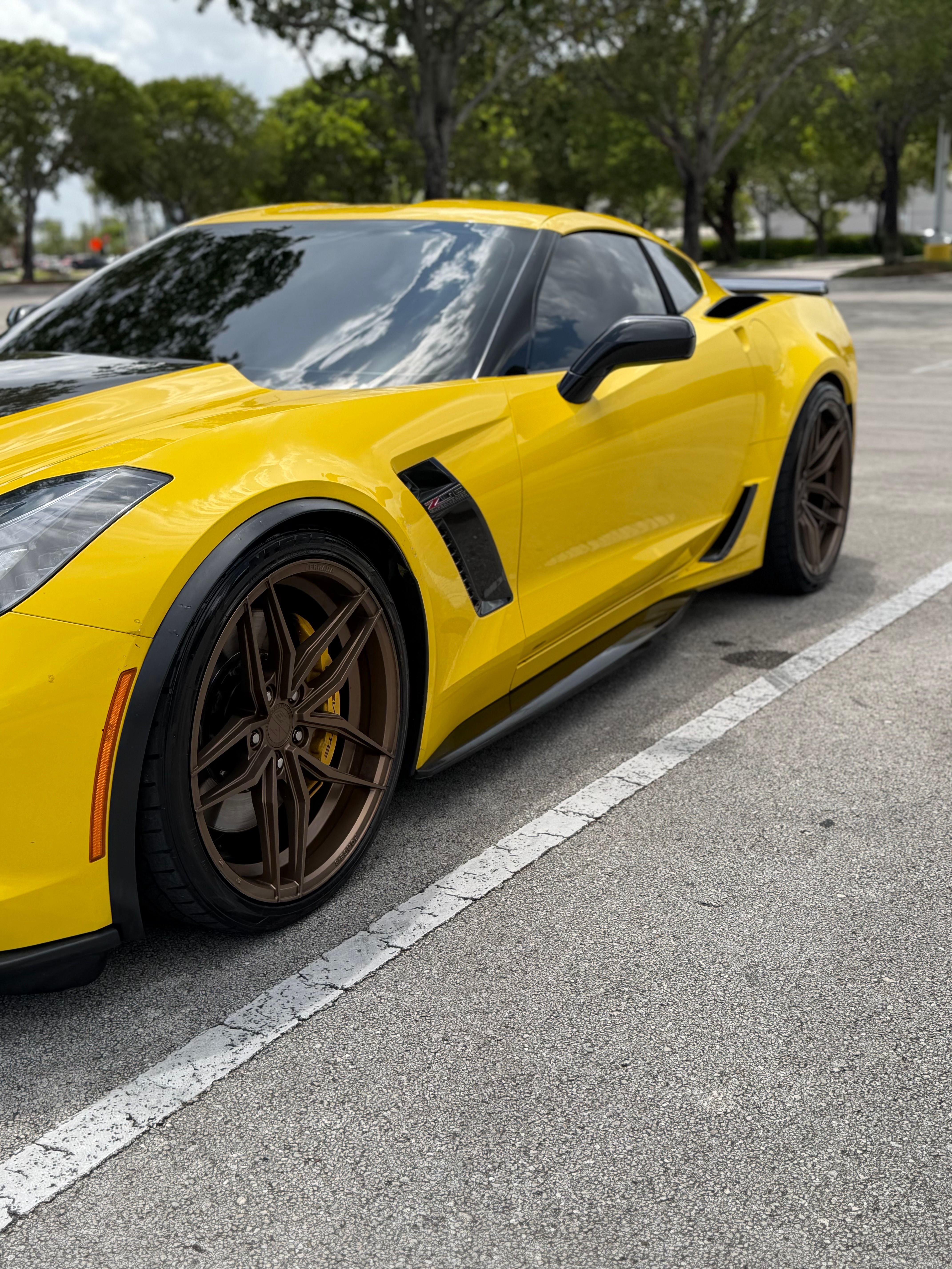Used 2018 Chevrolet Corvette Z06 w/ Battery Protection Package RWD image 1