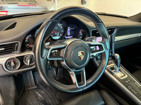 Used 2017 Porsche 911 Carrera image 16