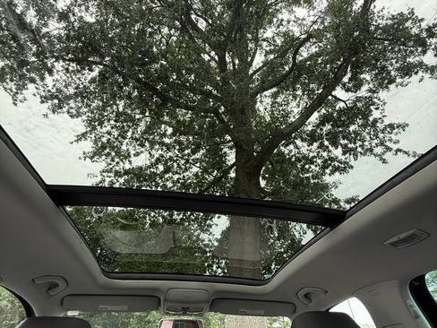 Used 2015 Volkswagen Tiguan SEL AWD/4WD image 9