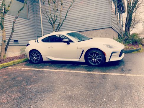 Used 2022 Toyota GR86 w/ ALL Weather Mat Package (TMS) image 5