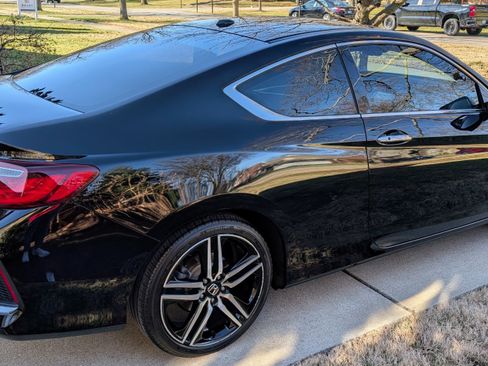 Used 2016 Honda Accord Touring image 14