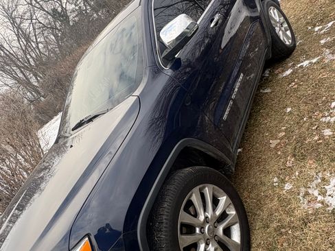 Used 2017 Jeep Grand Cherokee Limited image 1