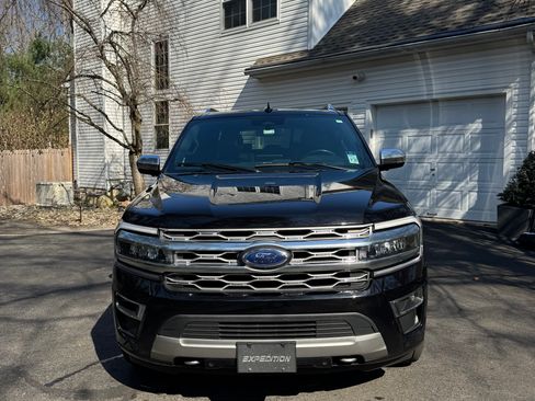Used 2022 Ford Expedition Max Platinum image 2