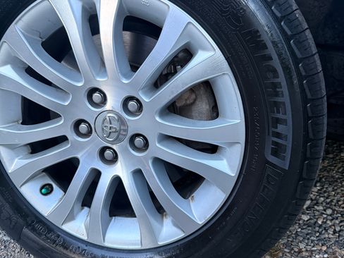 Used 2015 Toyota Sienna XLE w/ XLE Navigation Package FWD image 25