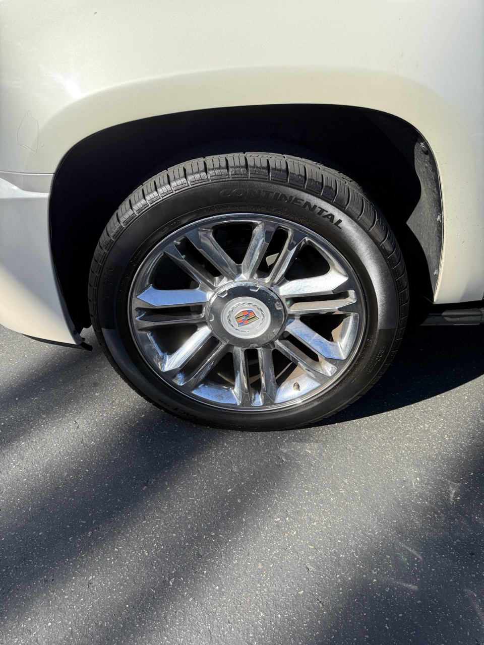 Used 2012 Cadillac Escalade ESV Platinum AWD/4WD image 13
