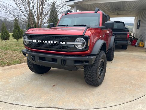 Used 2022 Ford Bronco Wildtrak image 2