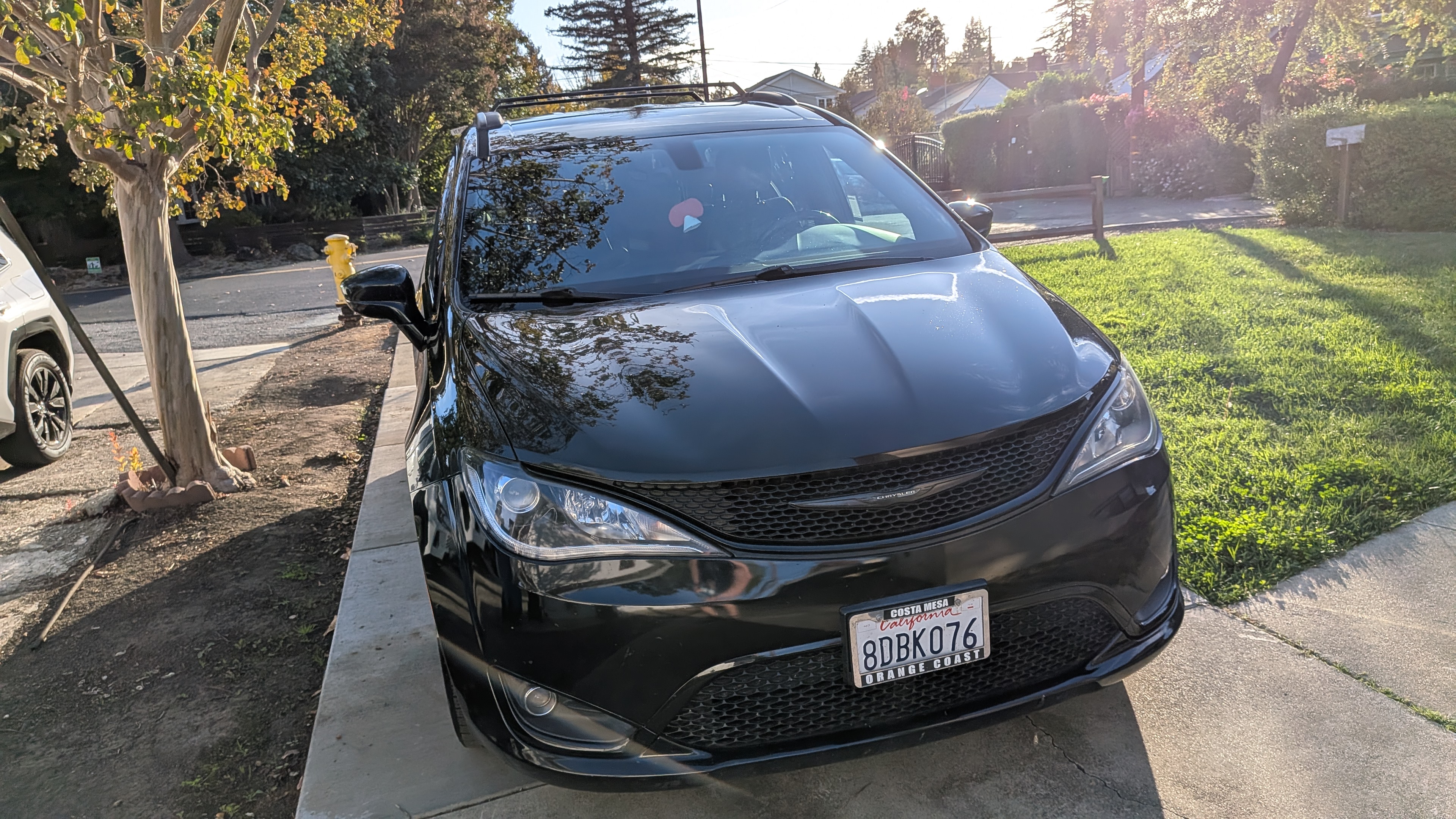 Used 2018 Chrysler Pacifica Touring-L w/ Premium Audio Group FWD image 2