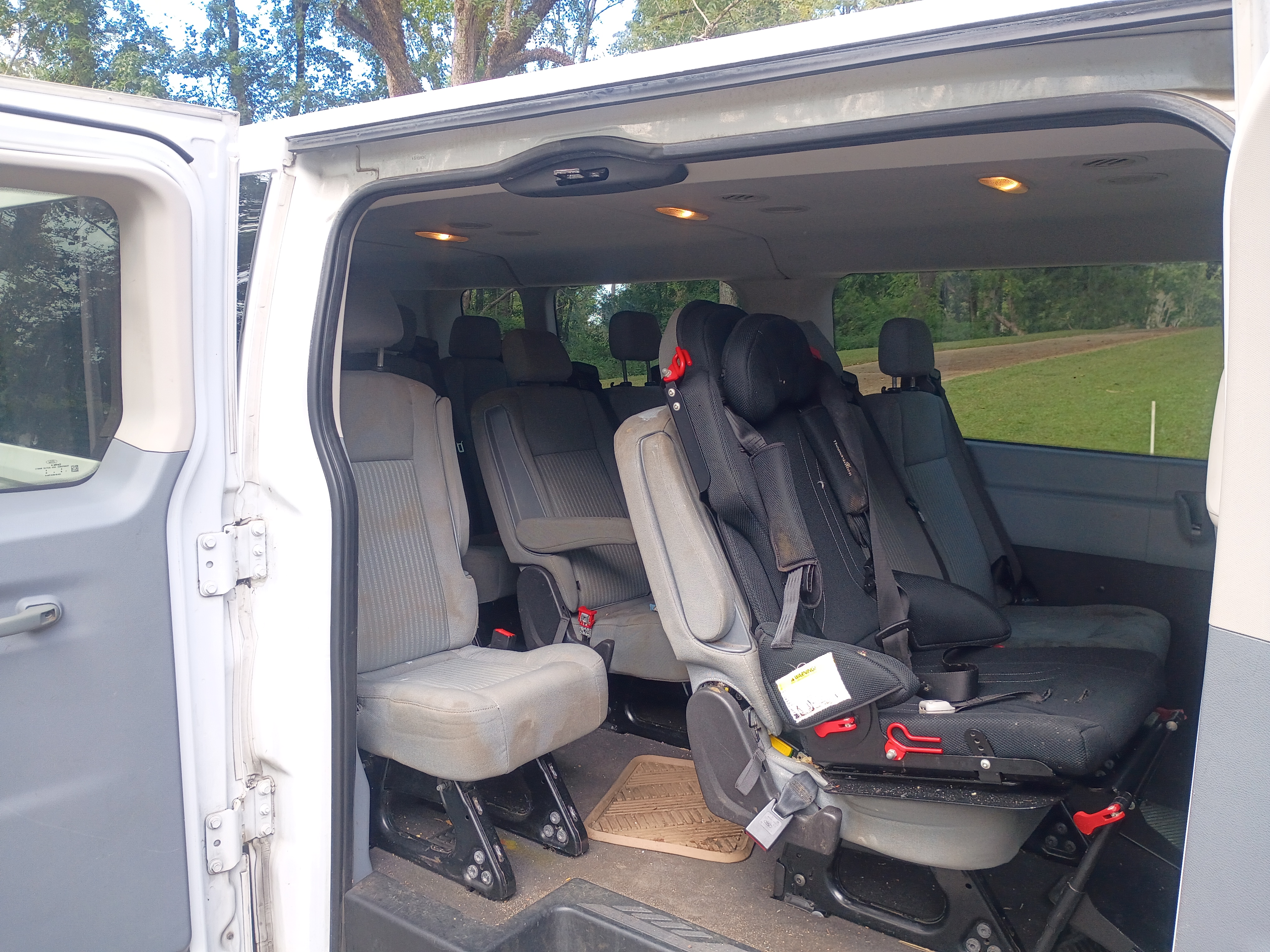 Used 2015 Ford Transit 350 XLT RWD image 8